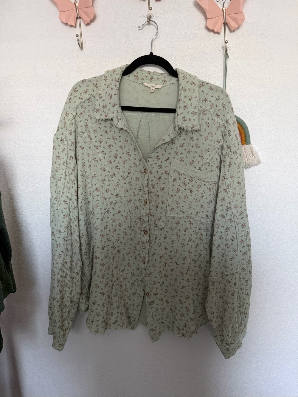 easel Sage Green Floral Button-Front Top
